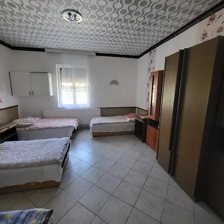 Szandika Vendeghaz Tiszaujvaros