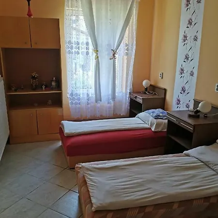 Szandika Vendeghaz Guest house
